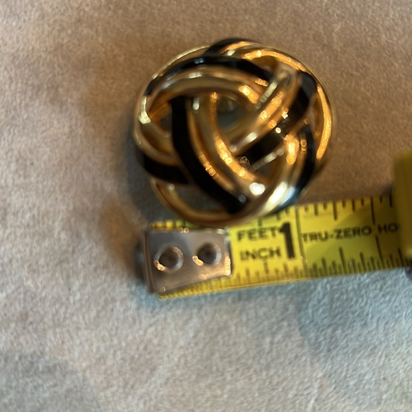 AuthenticHandmade&Signed CINER of NewyorkClipEarrings.ContemporaryBlack/Goldtone - Picture 5 of 6